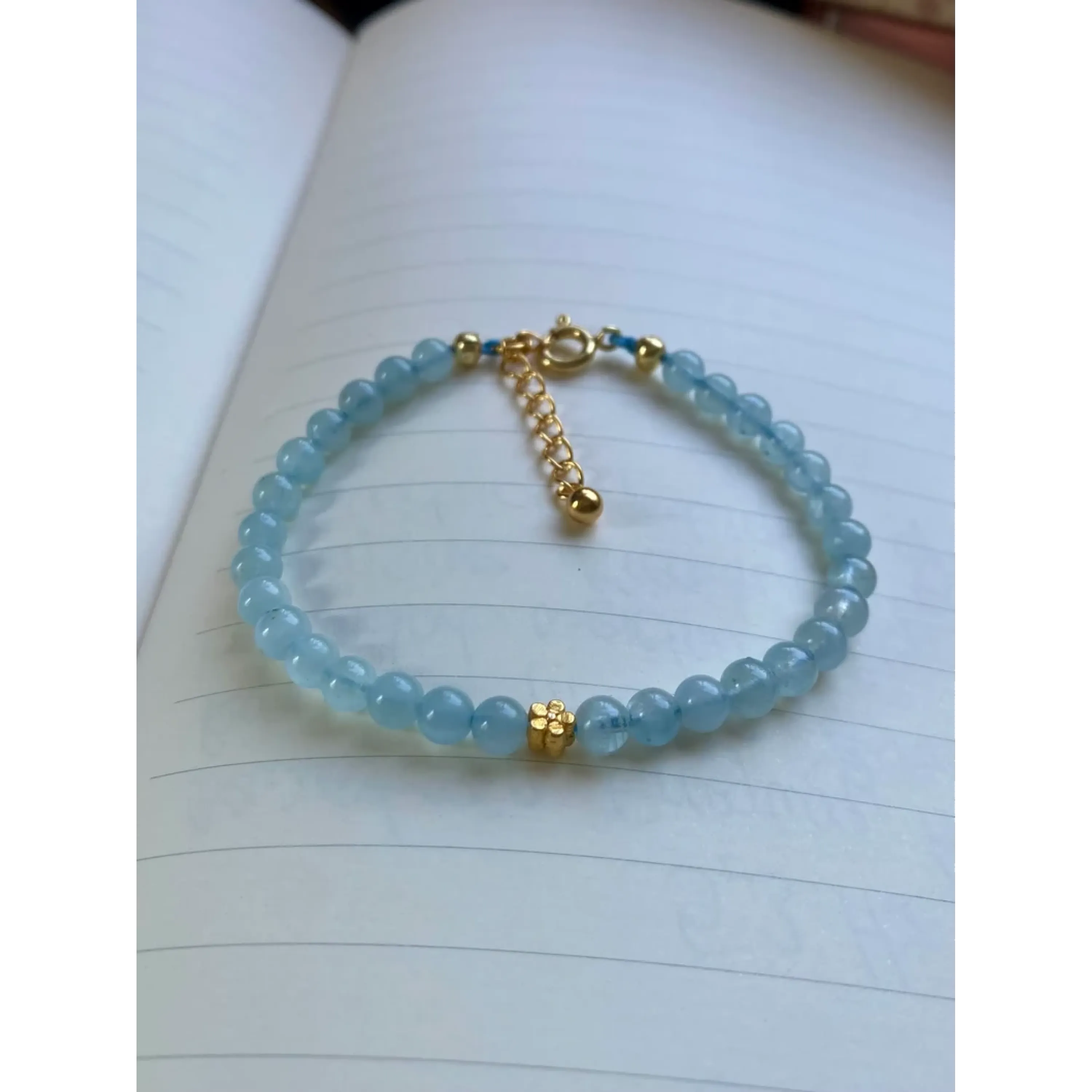 Armband aus Aquamarin Perlen