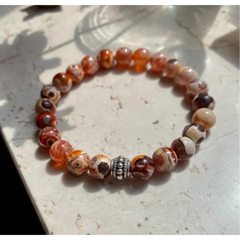 Stretchable bracelet made of Mongolian agate beads