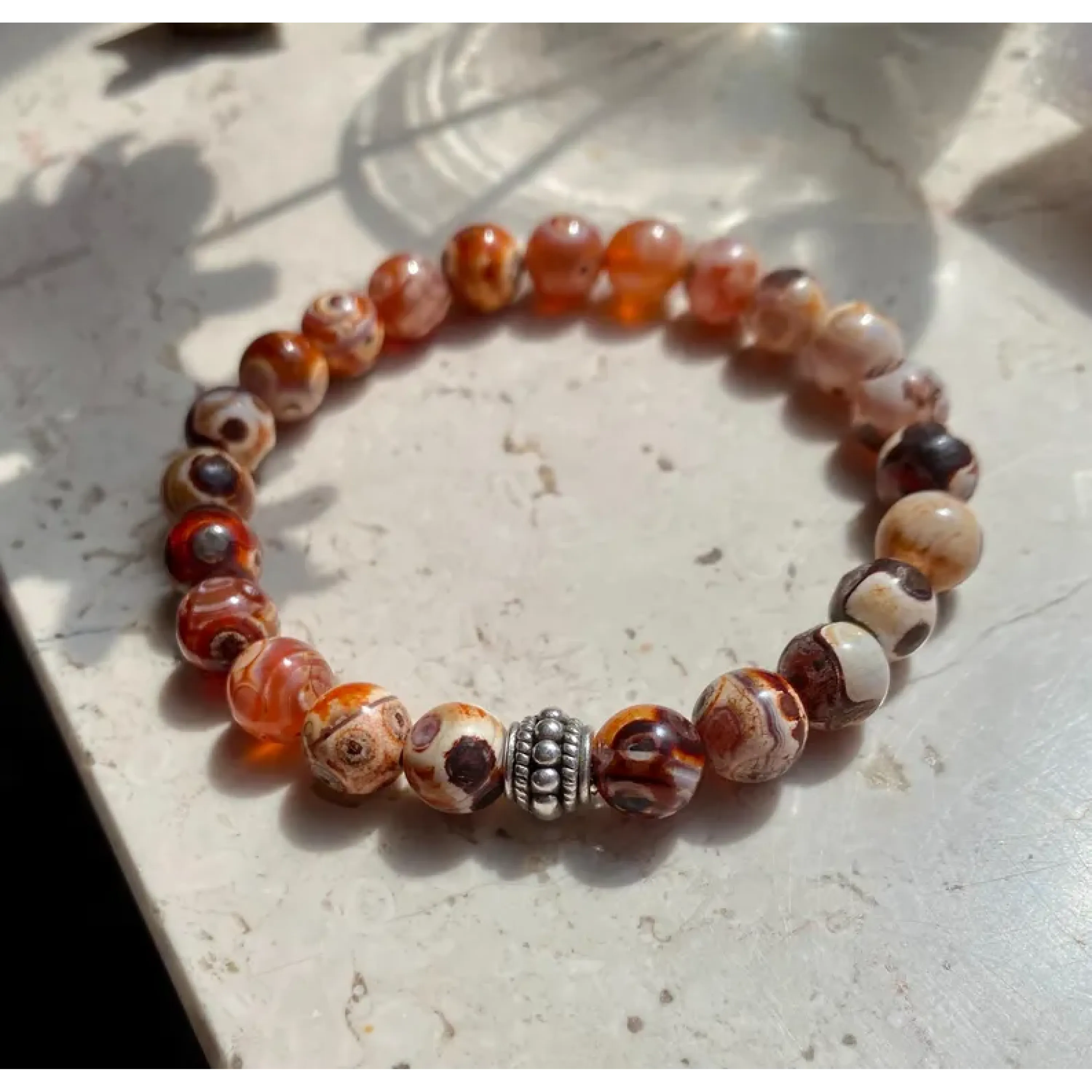 Stretchable bracelet made of Mongolian agate beads