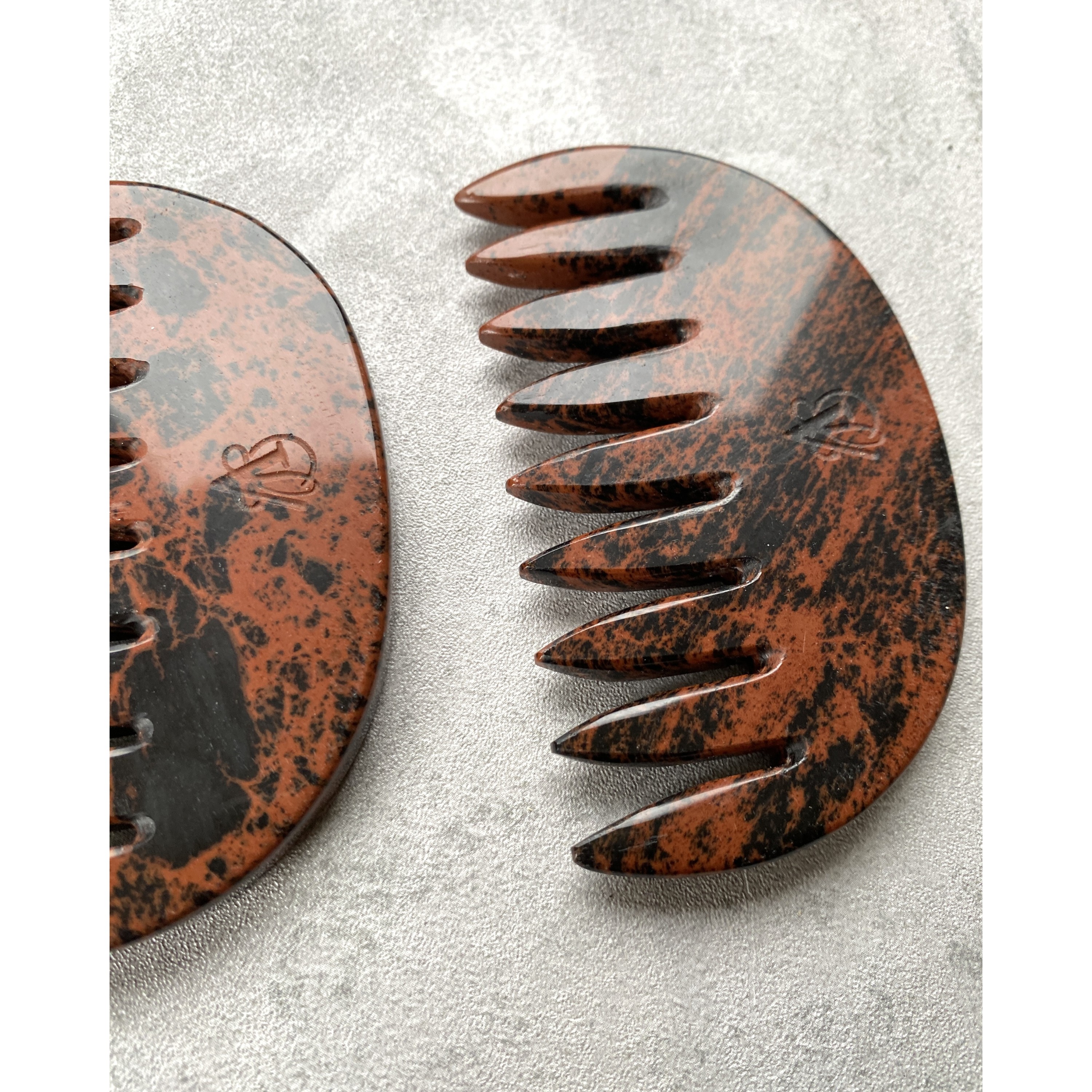 Edelstein Kamm aus Mahagoni Obsidian