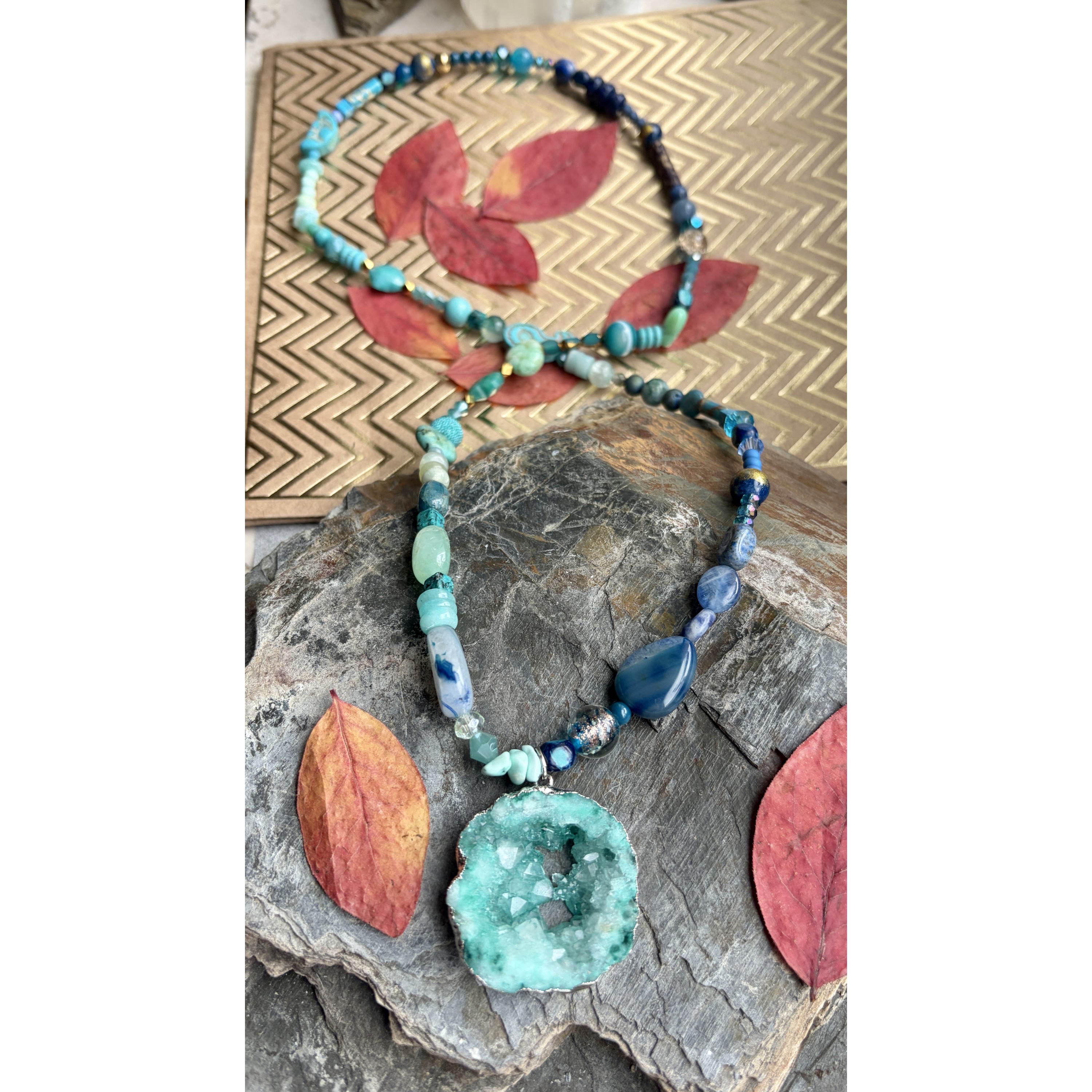 A stunning necklace