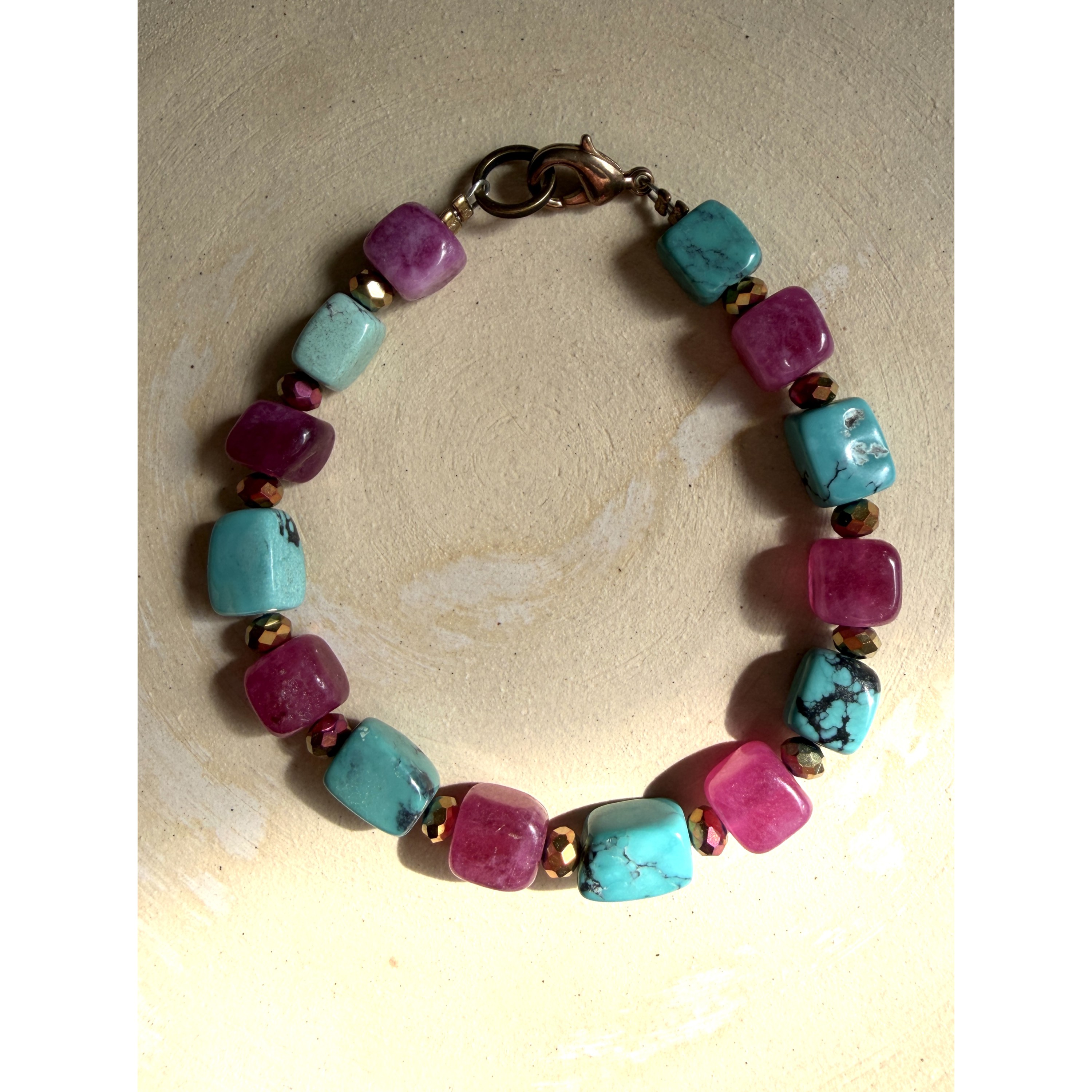 Armband in Fuchsia und Türkis