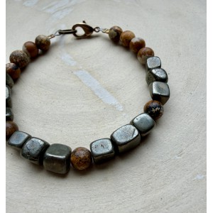 Armband aus Pyrit Würfeln und Jaspis Perlen