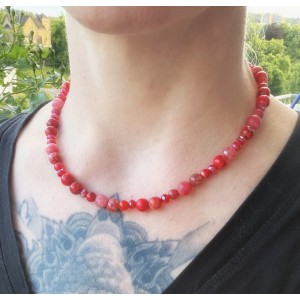 Edelsteinkette in Rot