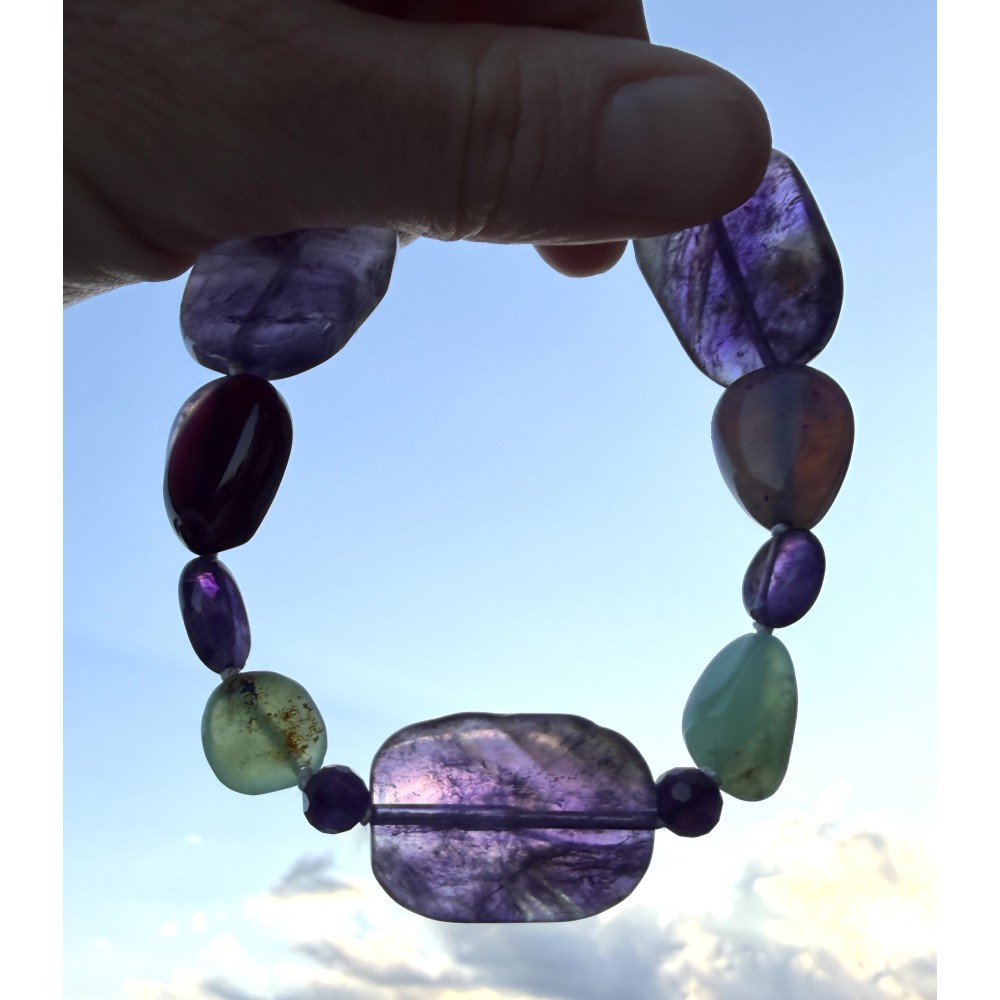 Bracelet (19 cm) made of amethyst and chrysoprase